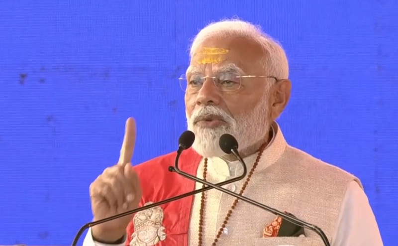 बागेश्वर धाम में कैंसर अस्पताल के शिलान्यास कार्यक्रम को संबोधित करते हुए प्रधानमंत्री मोदी