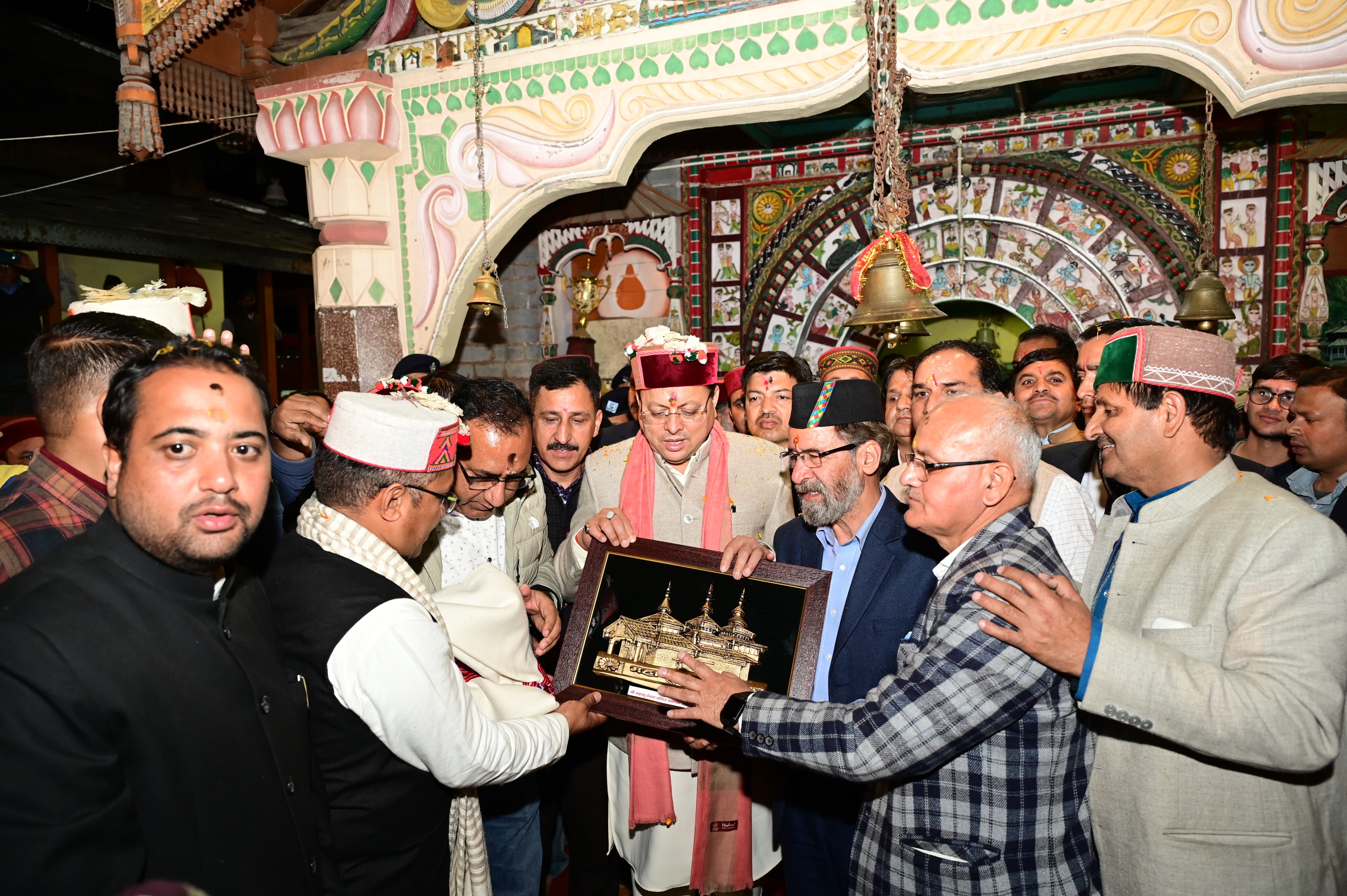 मुख्यमंत्री पुष्कर सिंह धामी हनोल में। मुख्यमंत्री पुष्कर सिंह धामी हनोल में।