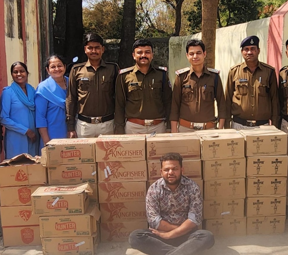 झाबुआ में अवैध शराब बरामद झाबुआ में अवैध शराब बरामद