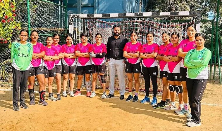 इंदिरा गांधी शारीरिक शिक्षा एवं खेल विज्ञान संस्थान की महिला हैंडबॉल टीम