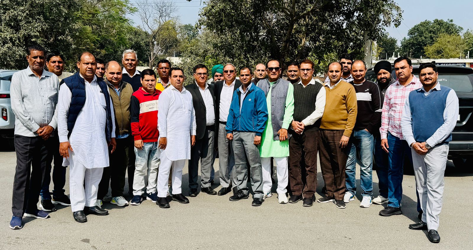 जाट समाज के लोग कोर्ट के फैसले के बाद जाट समाज के लोग कोर्ट के फैसले के बाद