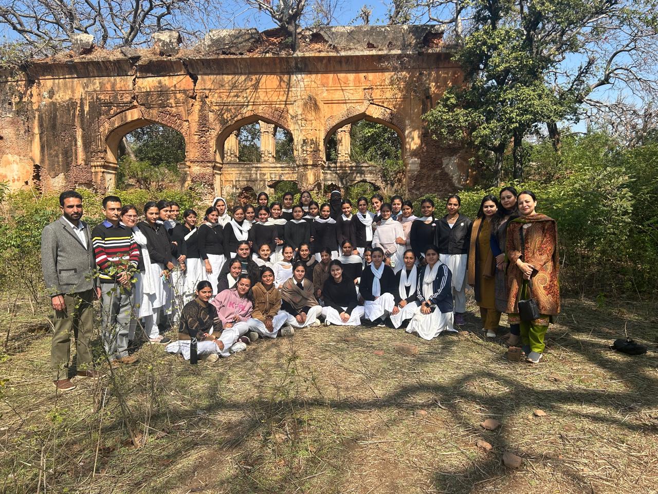 Women Degree College students took an educational tour of Jasrota Wildlife Sanctuary Women Degree College students took an educational tour of Jasrota Wildlife Sanctuary