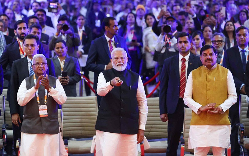 ग्लोबल इन्वेस्टर्स समिट में प्रधानमंत्री ग्लोबल इन्वेस्टर्स समिट में प्रधानमंत्री