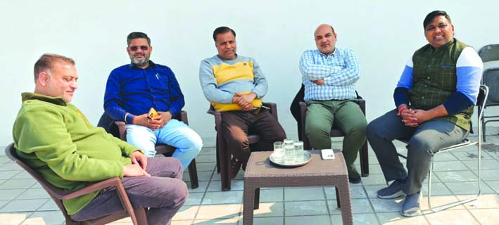 बैठक के दौरान उद्यमी बैठक के दौरान उद्यमी