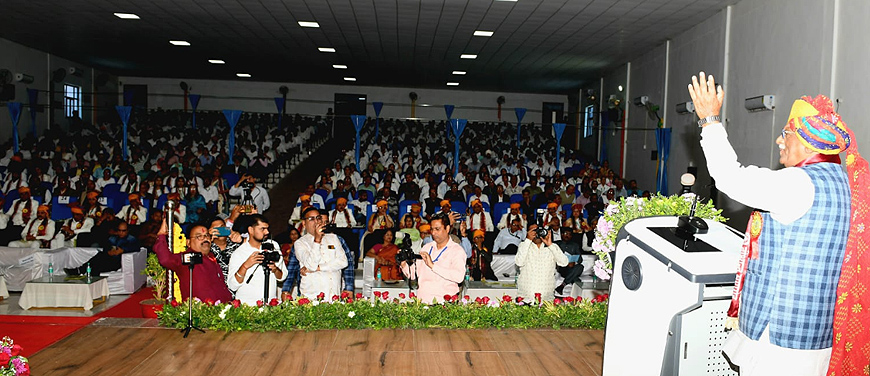 किसानों तक शोध, अनुसंधान का लाभ पहुंचाने की कड़ी के रूप में काम करें कृषि विश्वविद्यालय : राज्यपाल किसानों तक शोध, अनुसंधान का लाभ पहुंचाने की कड़ी के रूप में काम करें कृषि विश्वविद्यालय : राज्यपाल