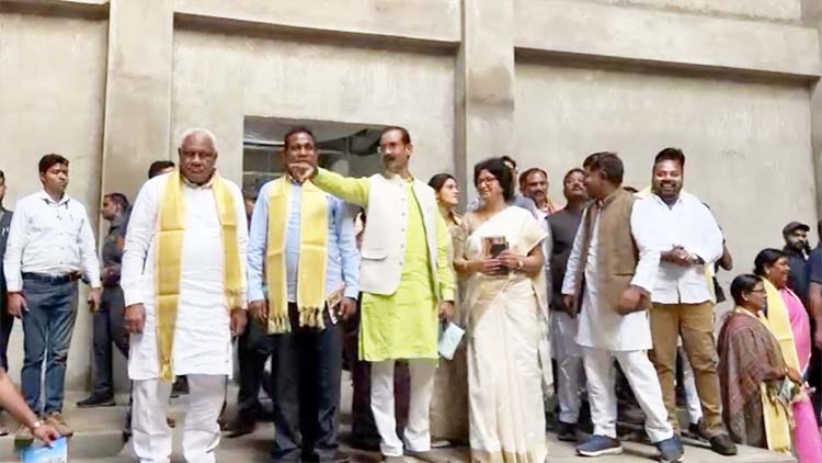 नवा रायपुर स्थित नव निर्मित विधानसभा भवन के कार्यों का निरीक्षण नवा रायपुर स्थित नव निर्मित विधानसभा भवन के कार्यों का निरीक्षण