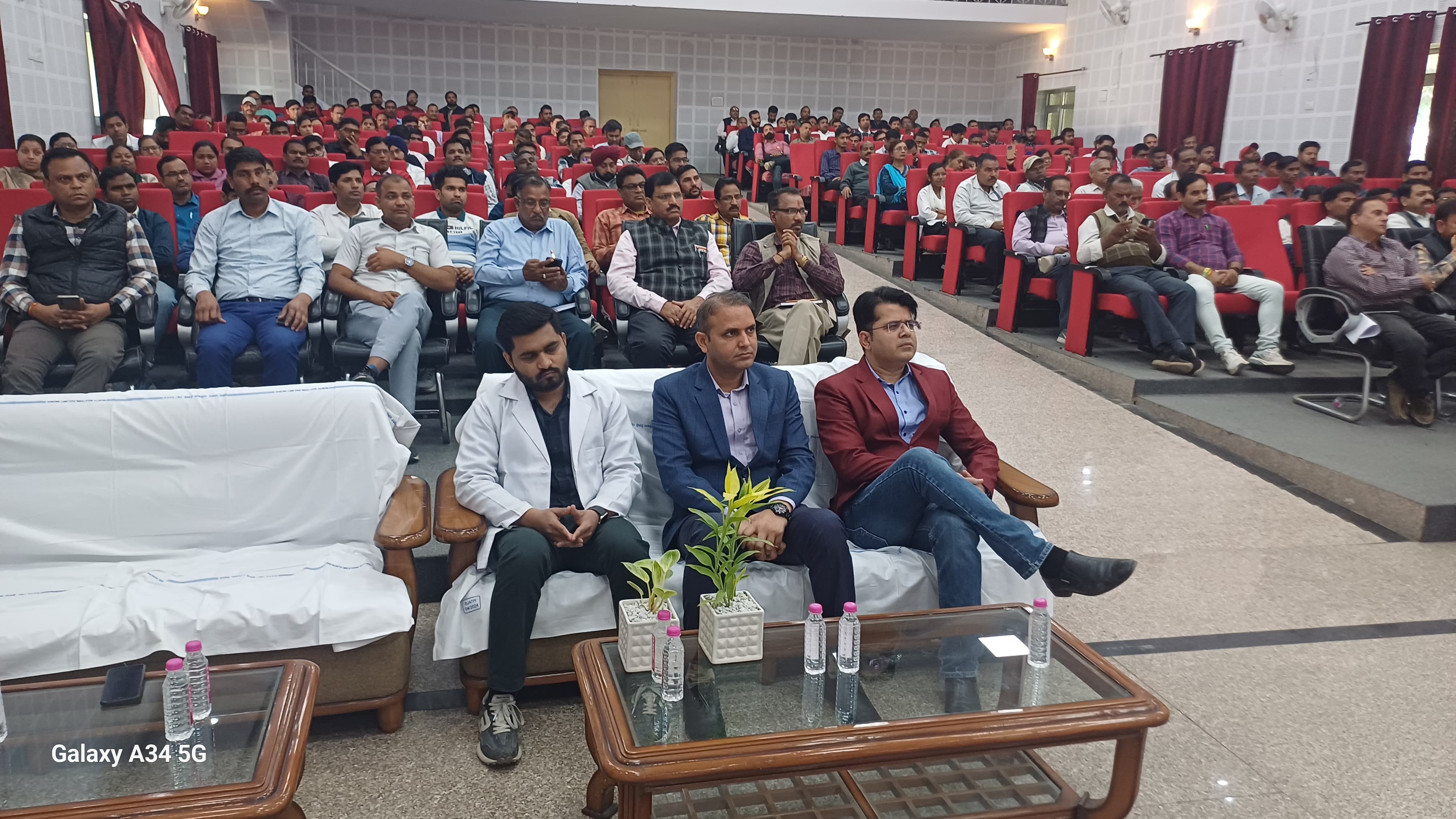 अजमेर रेल मंडल कर्मचारियों ने तनाव प्रबंधन तरीकों को सीखा अजमेर रेल मंडल कर्मचारियों ने तनाव प्रबंधन तरीकों को सीखा