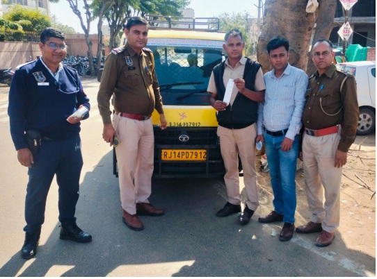 जयपुर पुलिस, परिवहन विभाग एवं शिक्षा विभाग का संयुक्त चलाया बाल वाहिनी जांच अभियान जयपुर पुलिस, परिवहन विभाग एवं शिक्षा विभाग का संयुक्त चलाया बाल वाहिनी जांच अभियान