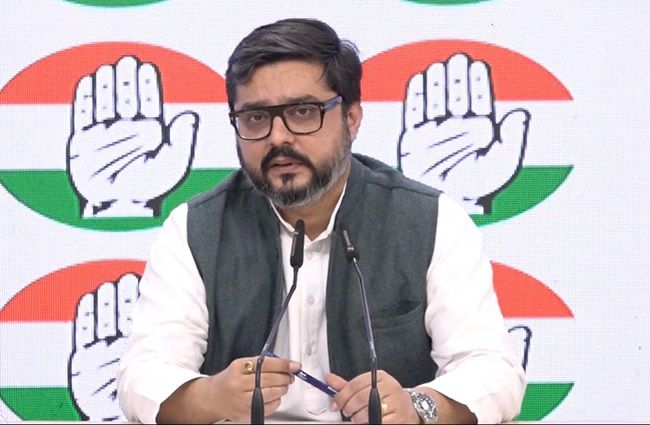 नई दिल्लीः कांग्रेस मुख्यालय में मंगलवार को प्रेस वार्ता को सम्बोधित करते पार्टी सांसद तनुज पूनिया नई दिल्लीः कांग्रेस मुख्यालय में मंगलवार को प्रेस वार्ता को सम्बोधित करते पार्टी सांसद तनुज पूनिया