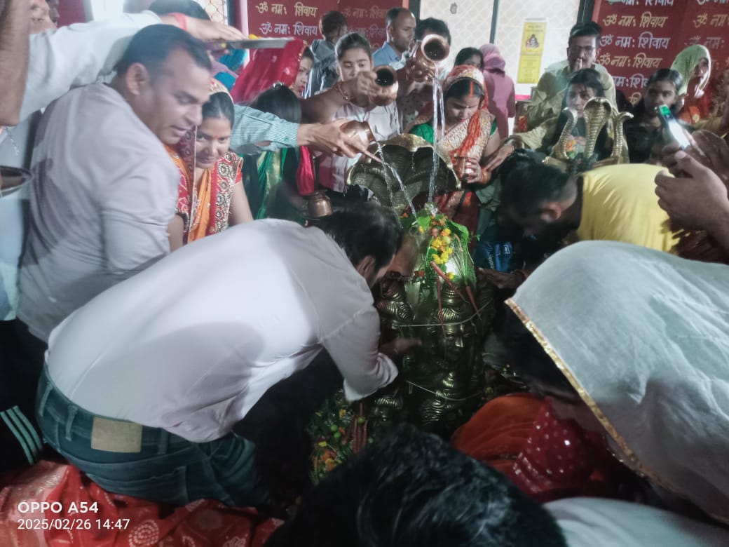 महाशिवरात्रि पर जयपुर शहर में बही शिव भक्ति की बयार महाशिवरात्रि पर जयपुर शहर में बही शिव भक्ति की बयार