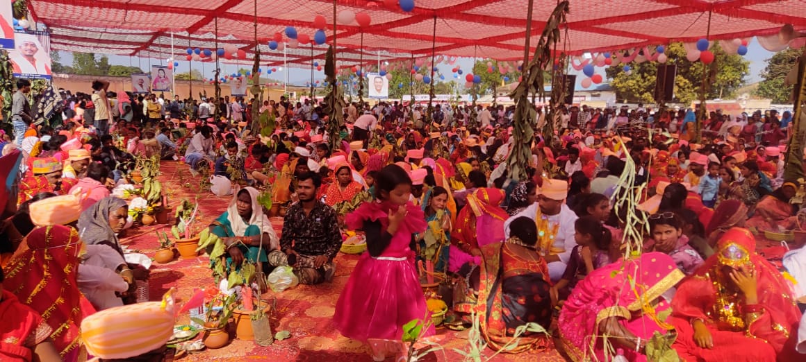 वैवाहिक कार्यक्रम में विवाह की रस्म वैवाहिक कार्यक्रम में विवाह की रस्म