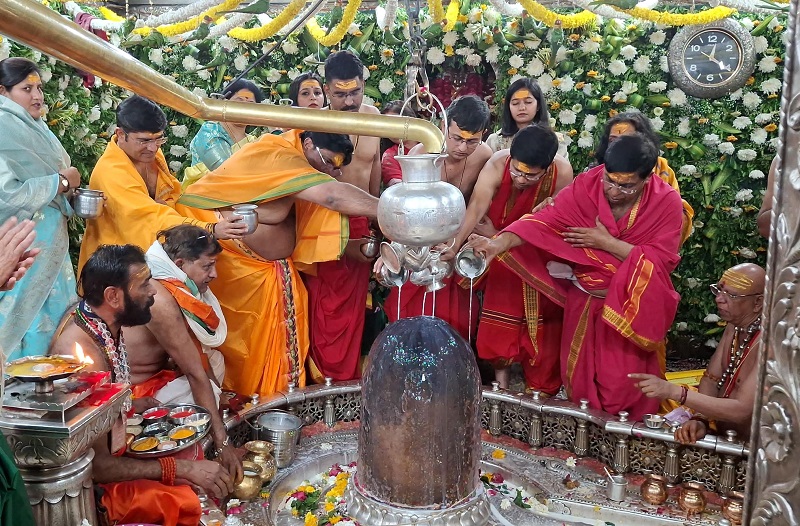 महाकालेश्वर मंदिर में शासकीय पूजन