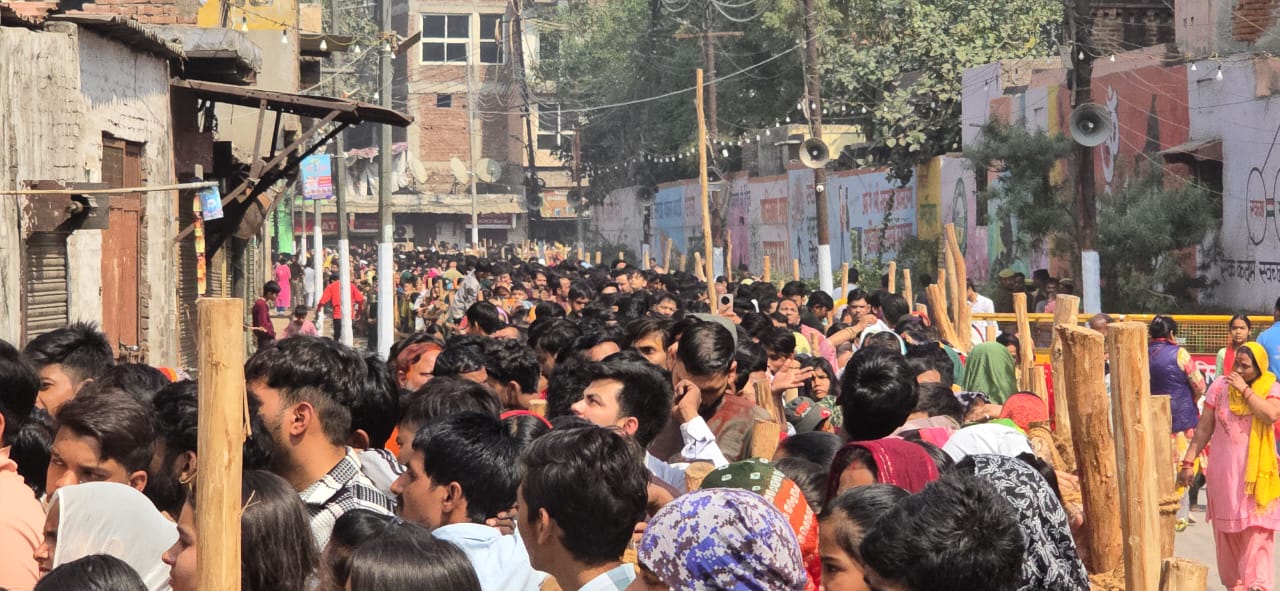 महाशिवरात्रि पर उमड़ा जनसैलाब महाशिवरात्रि पर उमड़ा जनसैलाब