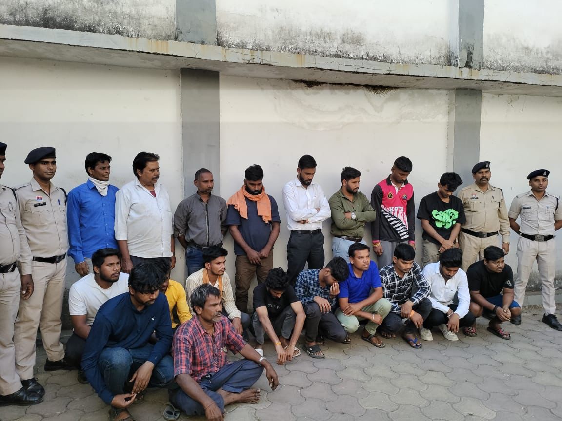 सभी आरोपी 02 सभी आरोपी 02