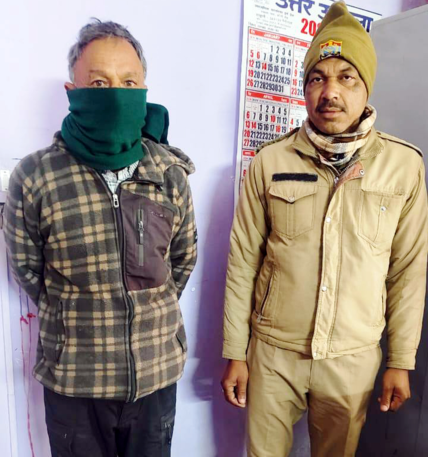 पुलिस द्वारा गिरफ्तार किया गया वाहन चालक। पुलिस द्वारा गिरफ्तार किया गया वाहन चालक।