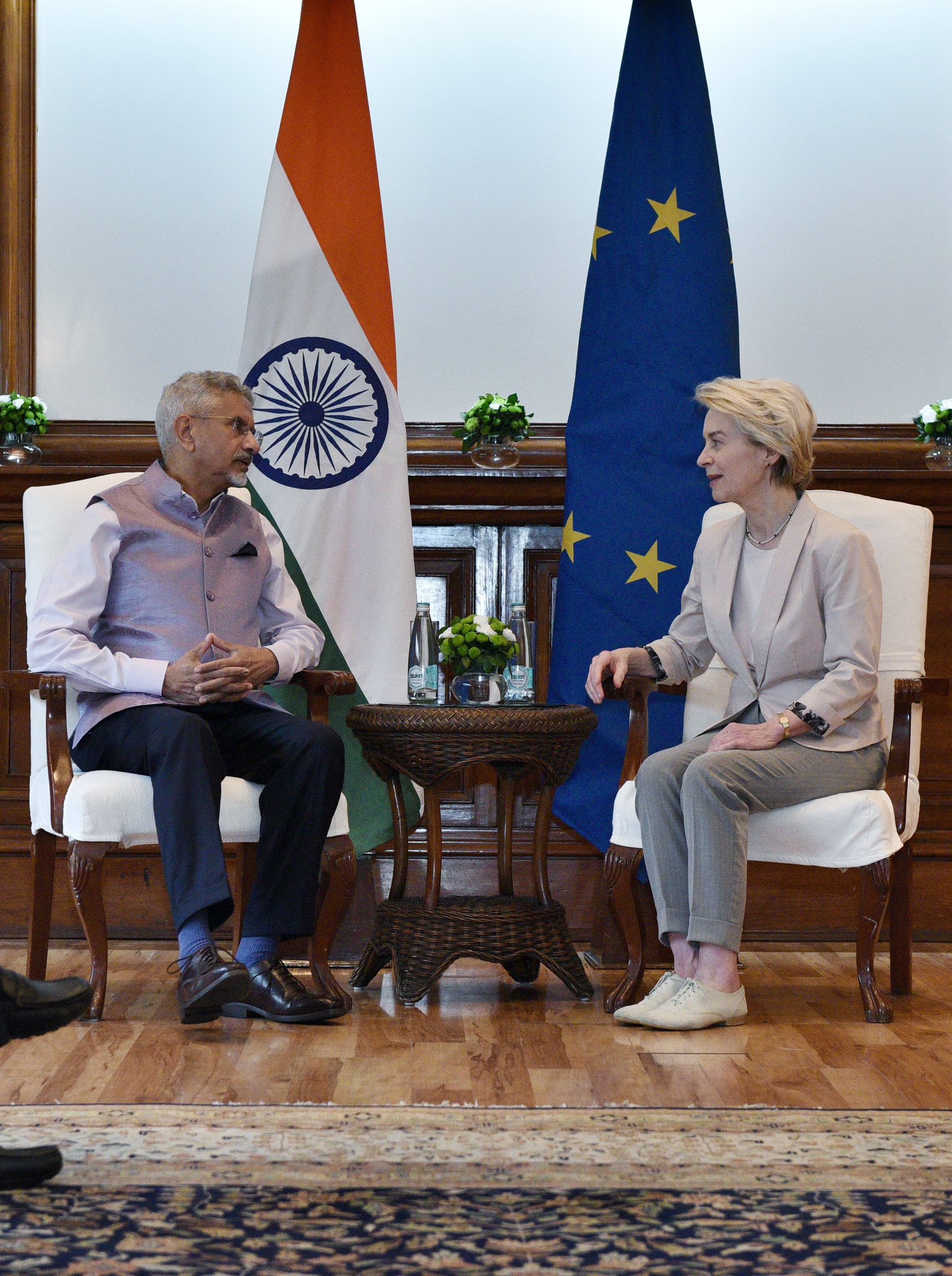 यूरोपीय आयोग की अध्यक्ष से मुलाकात करते विदेश मंत्री यूरोपीय आयोग की अध्यक्ष से मुलाकात करते विदेश मंत्री
