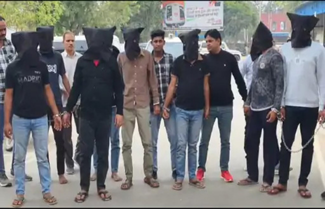 गिरफ्तार आराेपी गिरफ्तार आराेपी
