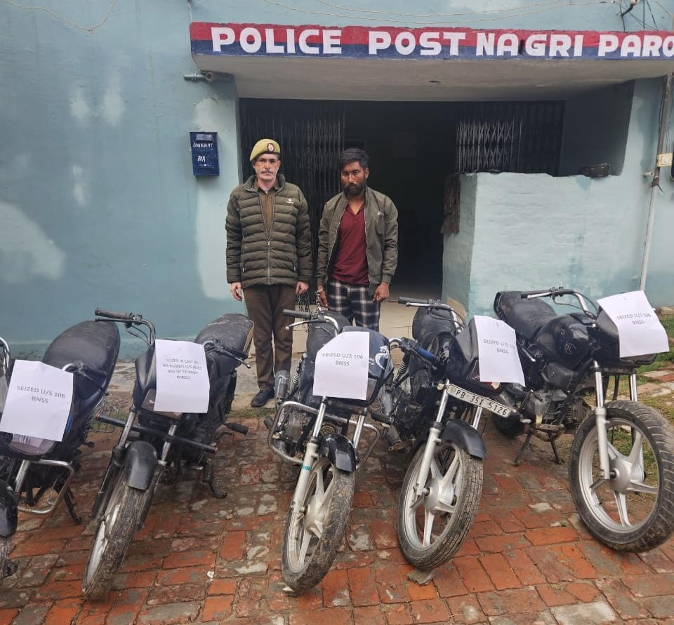 Kathua Police solved the theft case, recovered 04 other motorcycles along with the stolen vehicle, 01 arrested Kathua Police solved the theft case, recovered 04 other motorcycles along with the stolen vehicle, 01 arrested