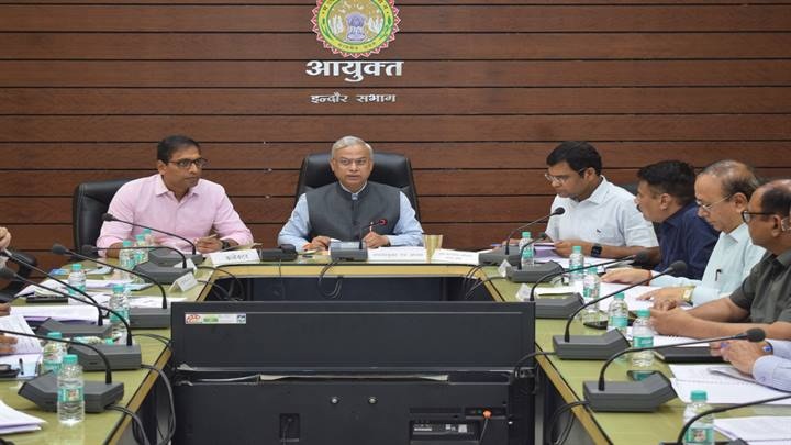 संभागायुक्त की अध्यक्षता में इन्दौर विकास प्राधिकरण संचालक मण्डल की बैठक सम्पन्न