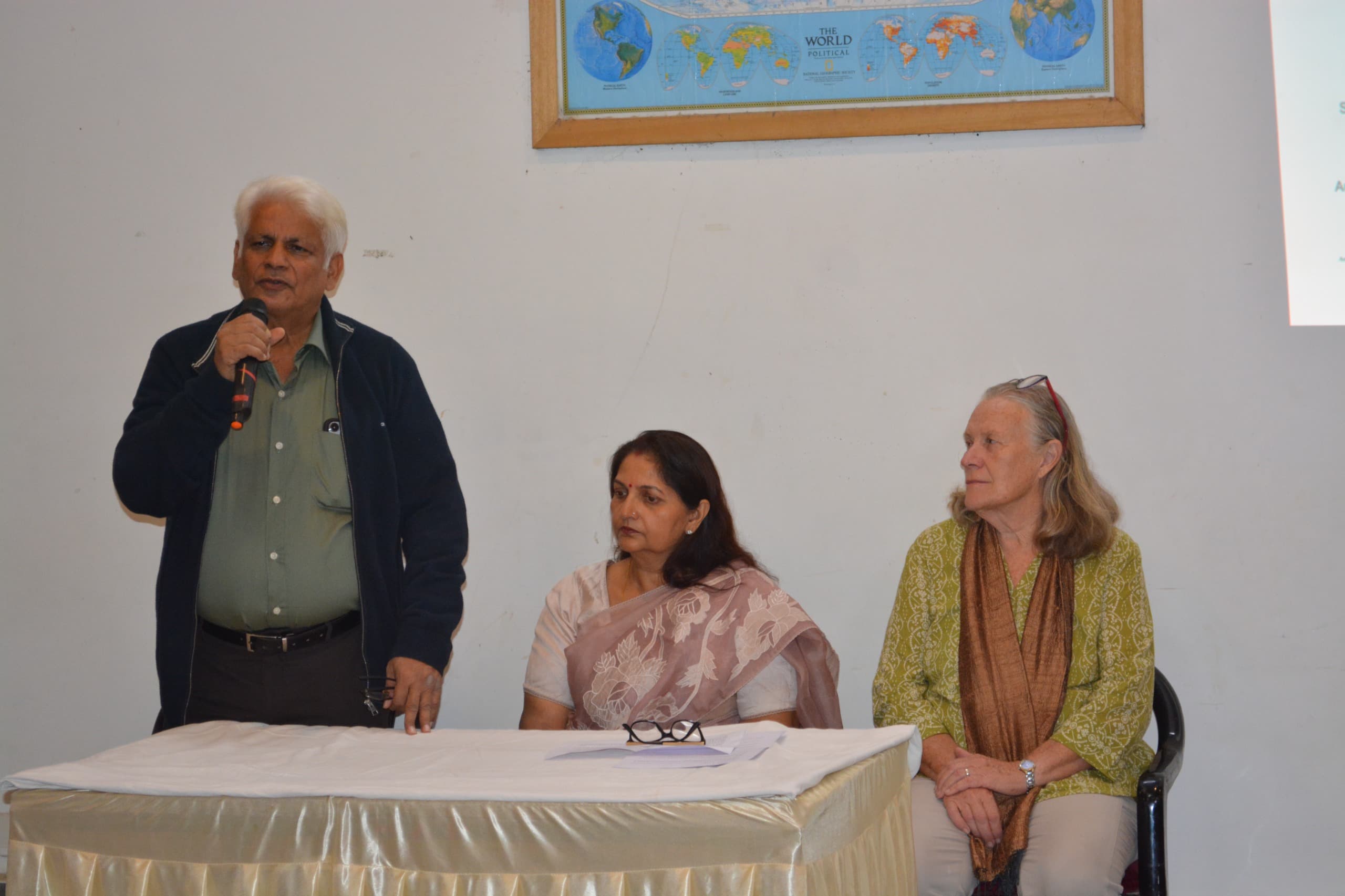 महिलाओं की कार्यशाला महिलाओं की कार्यशाला