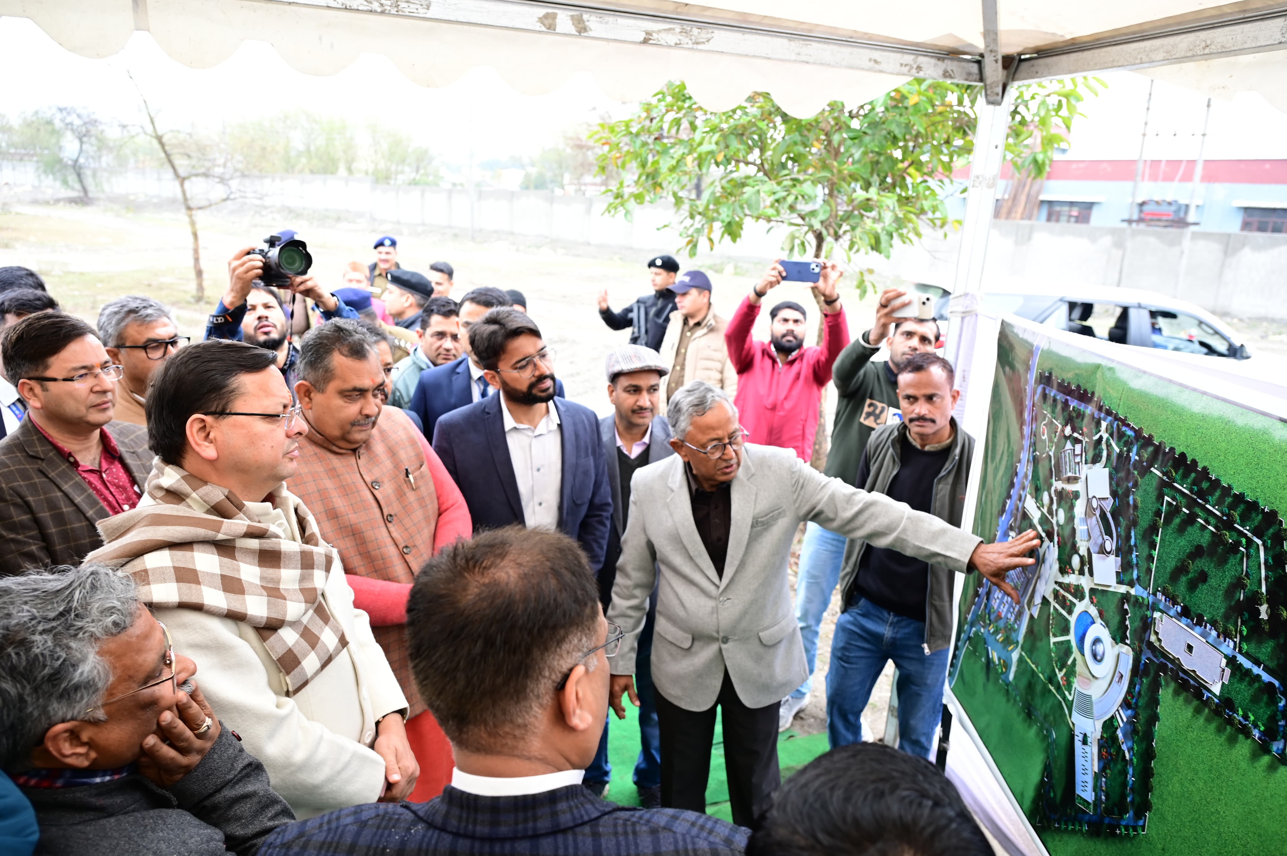 मुख्यमंत्री पुष्कर सिंह धामी राष्ट्रीय विज्ञान दिवस के अवसर पर विज्ञान धाम झाझरा में आयोजित कार्यक्रम में। मुख्यमंत्री पुष्कर सिंह धामी राष्ट्रीय विज्ञान दिवस के अवसर पर विज्ञान धाम झाझरा में आयोजित कार्यक्रम में।