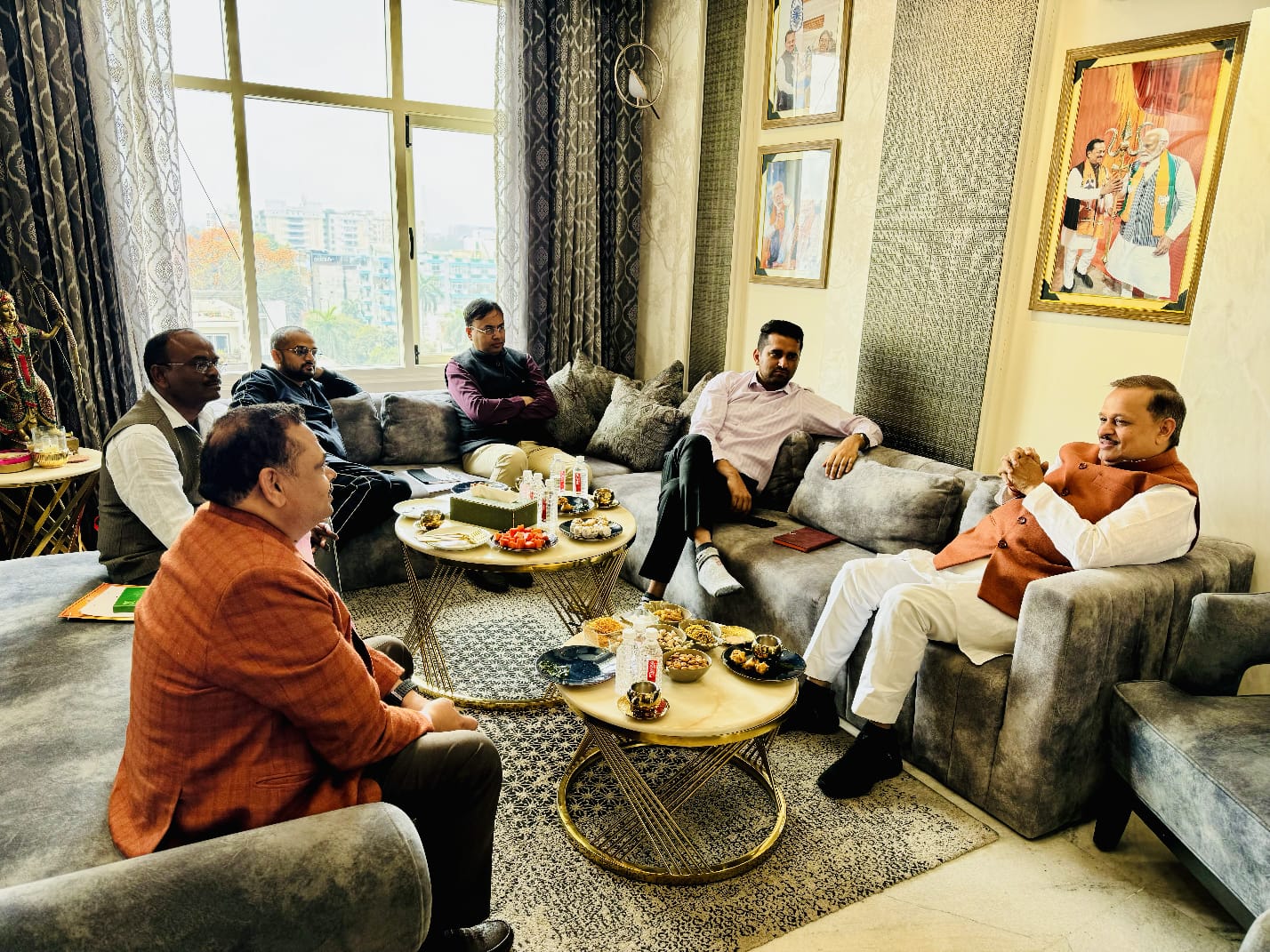 कानपुर के सर्वांगीण विकास के साथ स्कूलों को बनाएंगे स्मार्ट कानपुर के सर्वांगीण विकास के साथ स्कूलों को बनाएंगे स्मार्ट