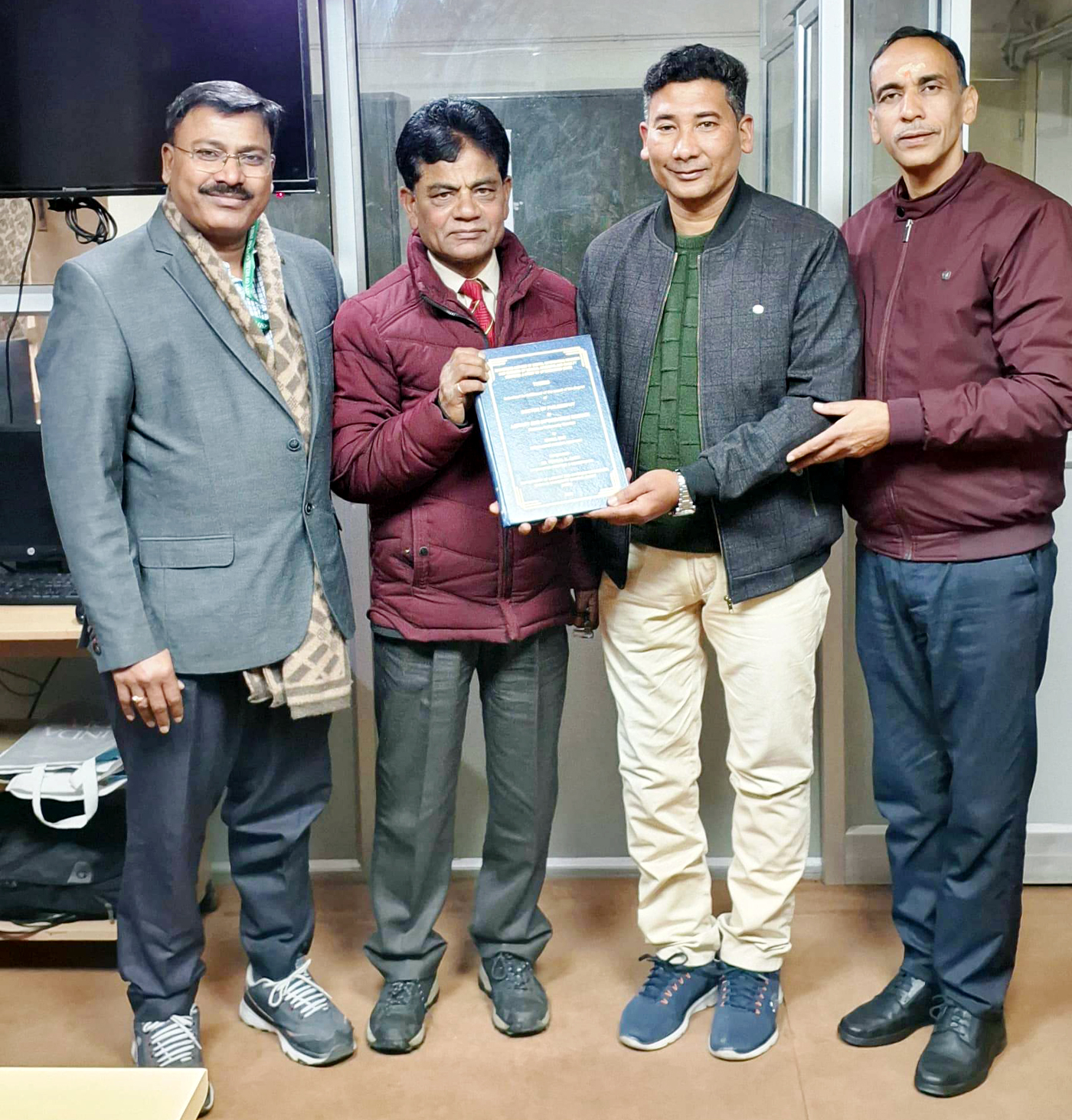 शोध उपाधि प्राप्त करते राहुल साह।