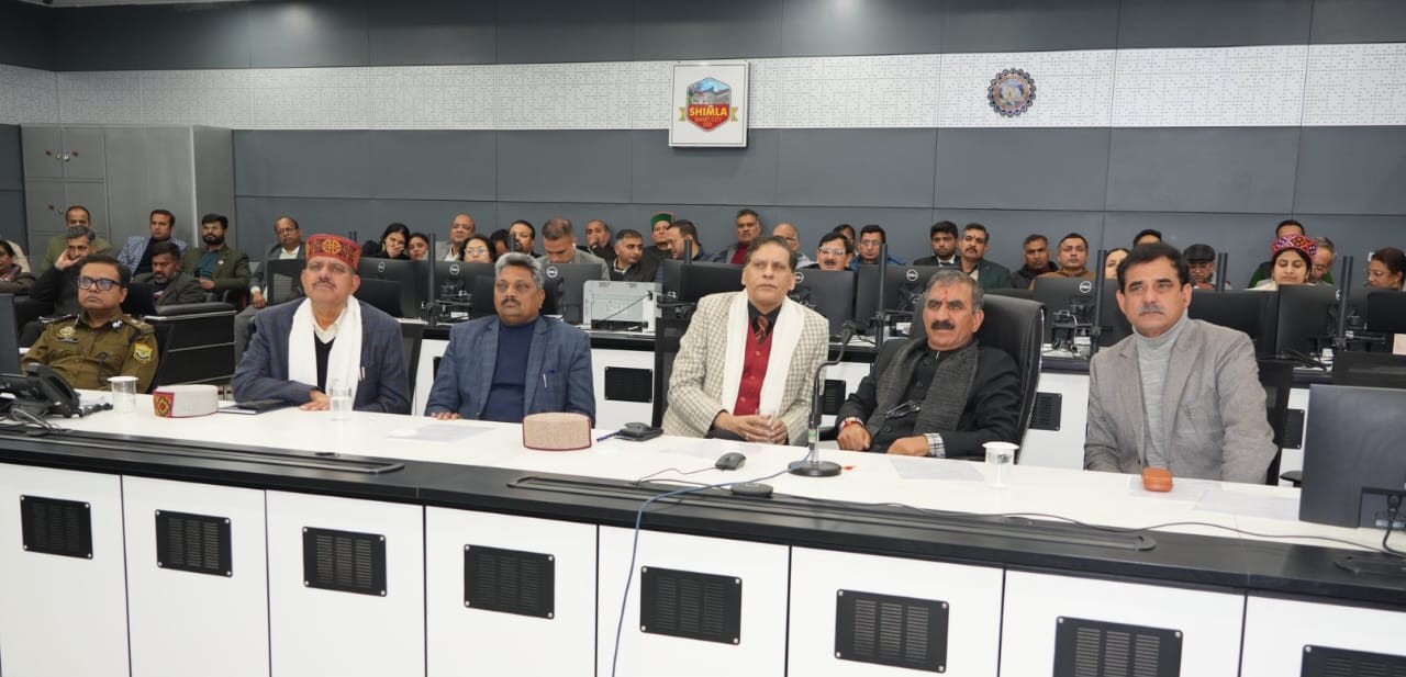 डैशबोर्ड का शुभारंभ करते मुख्यमंत्री डैशबोर्ड का शुभारंभ करते मुख्यमंत्री