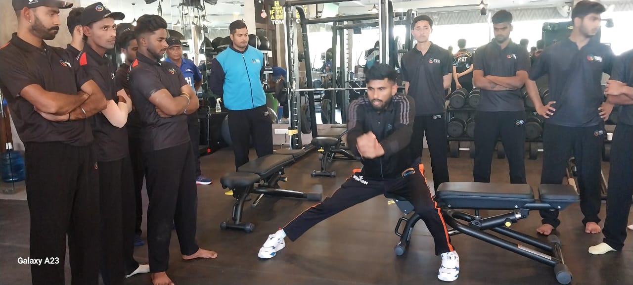 टीएसएच ब्लास्टर्स आर्यनगर ने फ्लड लाइट्स में निखारी फील्डिं टीएसएच ब्लास्टर्स आर्यनगर ने फ्लड लाइट्स में निखारी फील्डिं