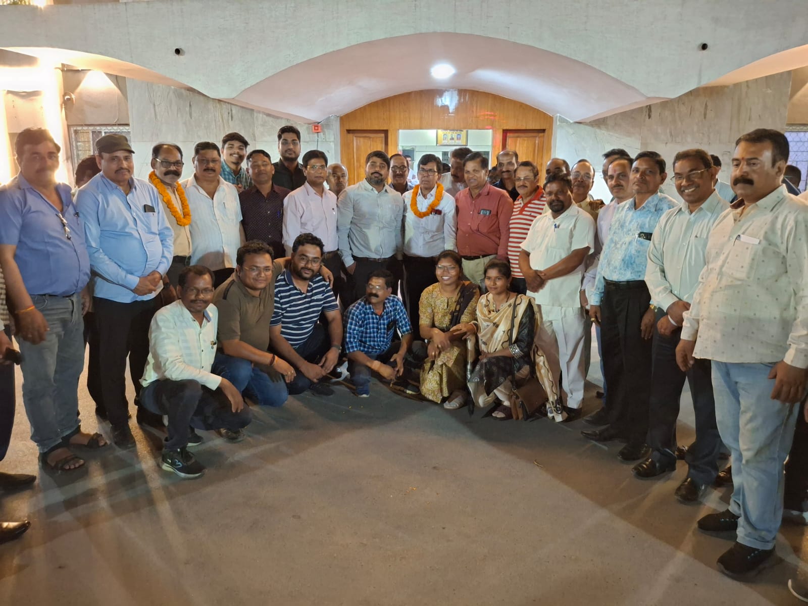 कोरबा नगर निगम के ई.ई. शर्मा हुए सेवानिवृत्त, दी गई विदाई कोरबा नगर निगम के ई.ई. शर्मा हुए सेवानिवृत्त, दी गई विदाई