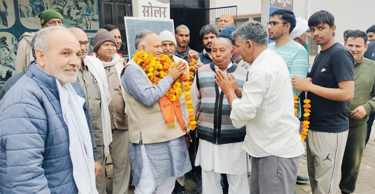 1 Snp-4 सोनीपत: लोगों का आशीर्वाद लेते हुए राजीव जैन 1 Snp-4 सोनीपत: लोगों का आशीर्वाद लेते हुए राजीव जैन