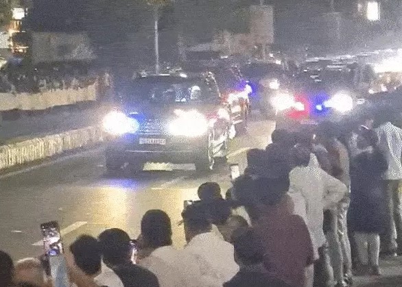 Prime Minister Narendra Modi reached Jamnagar, met Jamsaheb Shatrushalyasinhji Prime Minister Narendra Modi reached Jamnagar, met Jamsaheb Shatrushalyasinhji