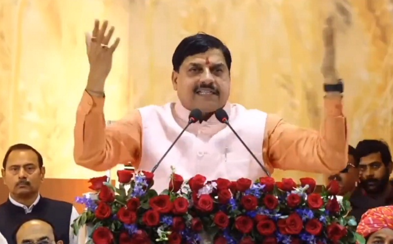 किसान आभार सम्मेलन को संबोधित करते हुए मुख्यमंत्री किसान आभार सम्मेलन को संबोधित करते हुए मुख्यमंत्री
