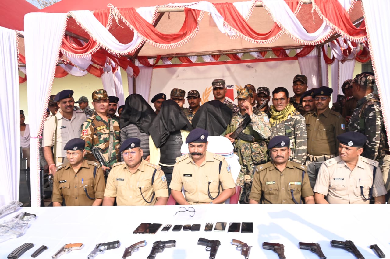 जानकारी देते एसपी जानकारी देते एसपी