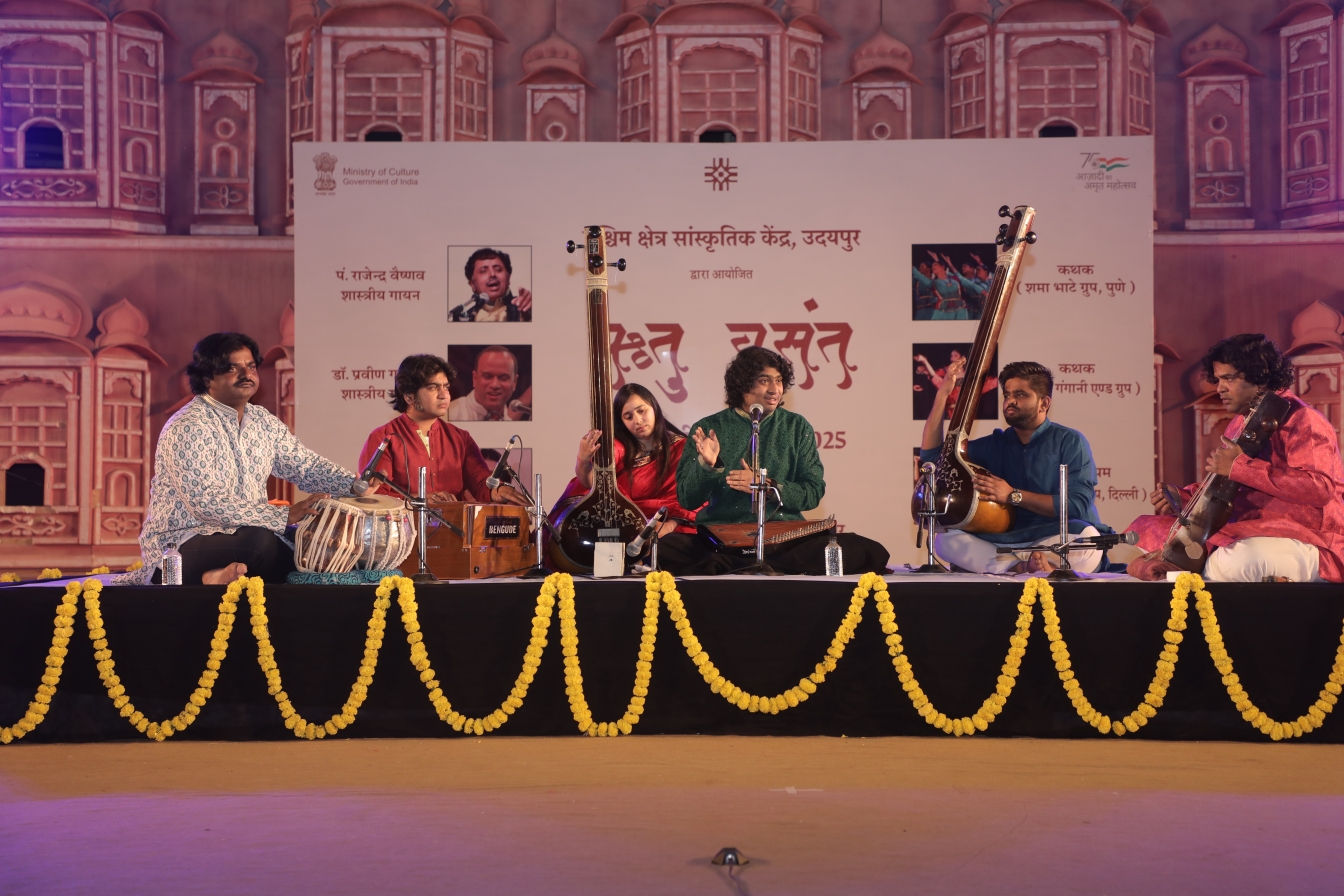 राग मारू बिहाग से अमान ने मचाई धूम, आनंद नाट्यम से कनक सुधाकर दल ने बांधा समां राग मारू बिहाग से अमान ने मचाई धूम, आनंद नाट्यम से कनक सुधाकर दल ने बांधा समां