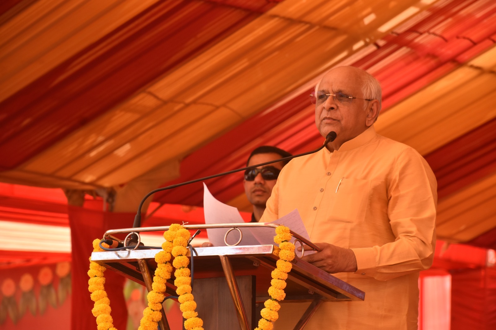 प्राँतीज के आमोदरा में रविवार को आयोजित ‘सांसद सामूहिक विवाहोत्सव 2025’ में मुख्यमंत्री भूपेंद्र पटेल ।