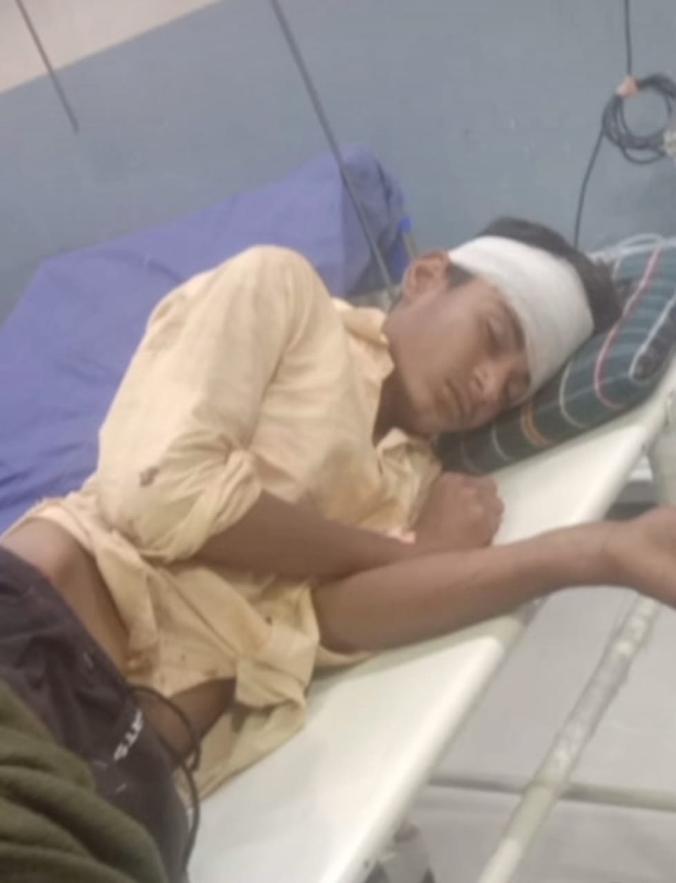 नाबालिग किशोर घायल,हालत गंभीर नाबालिग किशोर घायल,हालत गंभीर