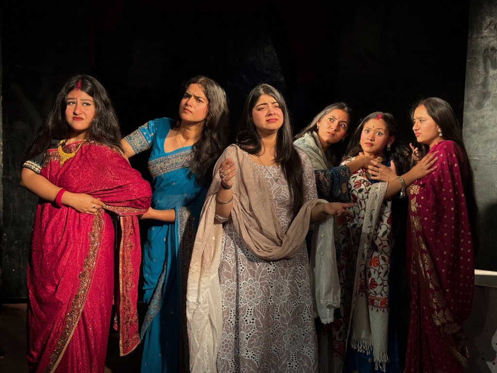 नटरंग ने रविवार थियेटर सीरीज में व्यंग्यपूर्ण हिंदी नाटक रिहर्सल का मंचन किया नटरंग ने रविवार थियेटर सीरीज में व्यंग्यपूर्ण हिंदी नाटक रिहर्सल का मंचन किया