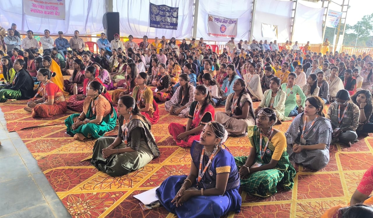 आयाेजन में राष्ट्रीय सेवा योजना के लाेग आयाेजन में राष्ट्रीय सेवा योजना के लाेग