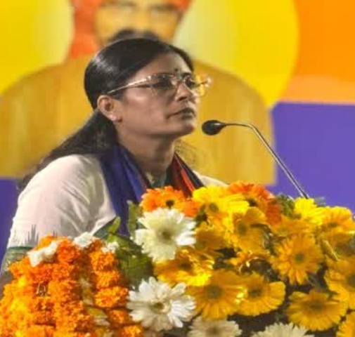 केन्द्रीय मंत्री अनुप्रिया पटेल बैठक में बाेलते हुए केन्द्रीय मंत्री अनुप्रिया पटेल बैठक में बाेलते हुए
