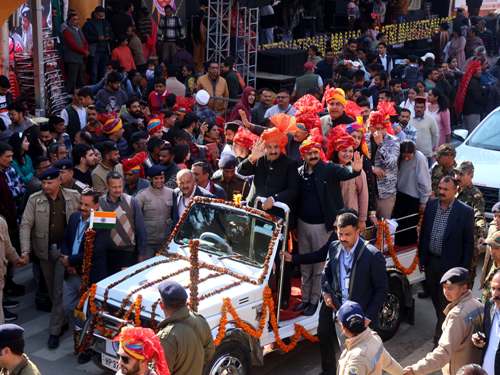 उप-मुख्यमंत्री मुकेश अग्निहोत्री छोटी काशी अंतरराष्ट्रीय महाशिवरात्रि महोत्सव-2025 की मध्य जलेब में हुए शामिल उप-मुख्यमंत्री मुकेश अग्निहोत्री छोटी काशी अंतरराष्ट्रीय महाशिवरात्रि महोत्सव-2025 की मध्य जलेब में हुए शामिल