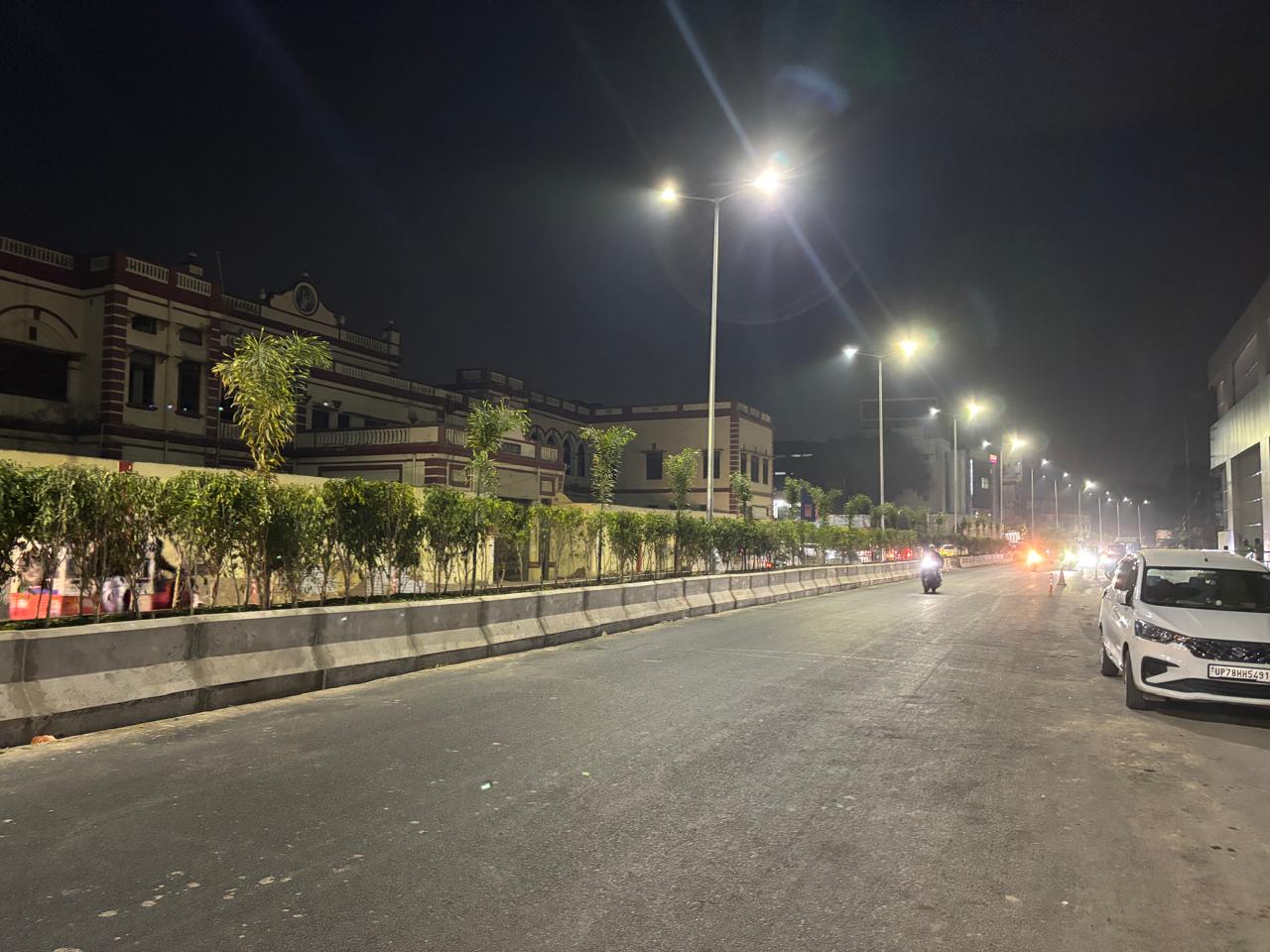 सड़क का लिया गया चित्र
