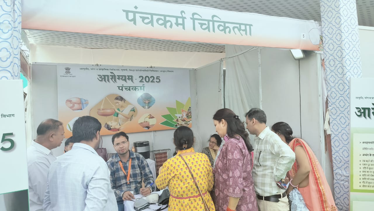 जयपुर के जवाहर कला केन्द्र में हो रहा मेले का आयोजन जयपुर के जवाहर कला केन्द्र में हो रहा मेले का आयोजन