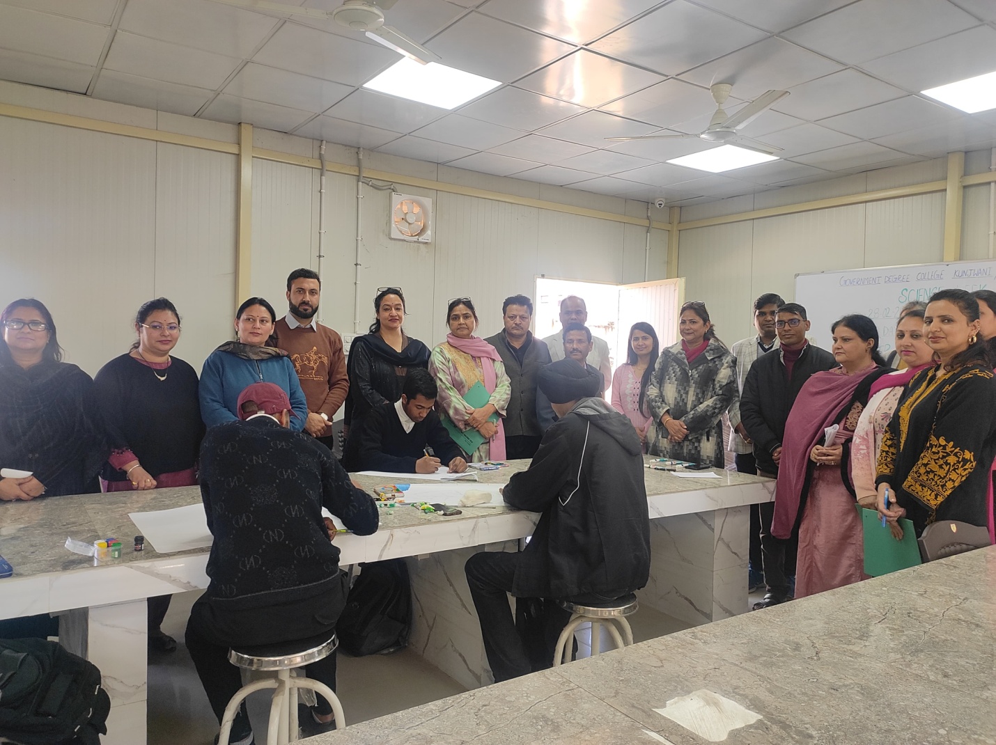 रोमांचक प्रतियोगिताओं और कार्यक्रमों की श्रृंखला के साथ मनाया जा रहा विज्ञान सप्ताह समारोह रोमांचक प्रतियोगिताओं और कार्यक्रमों की श्रृंखला के साथ मनाया जा रहा विज्ञान सप्ताह समारोह