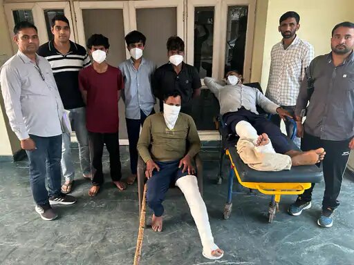 पलवल में पुलिस द्वारा पकड़े गए पांचों आरोपी। पलवल में पुलिस द्वारा पकड़े गए पांचों आरोपी।