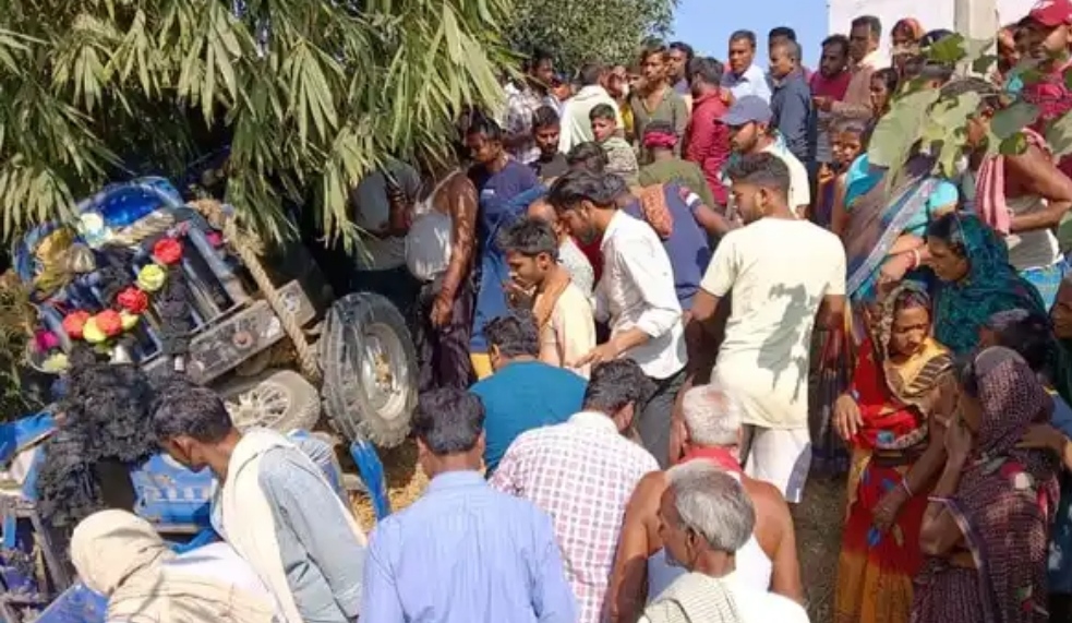 मौके पर मौजूद लोग मौके पर मौजूद लोग