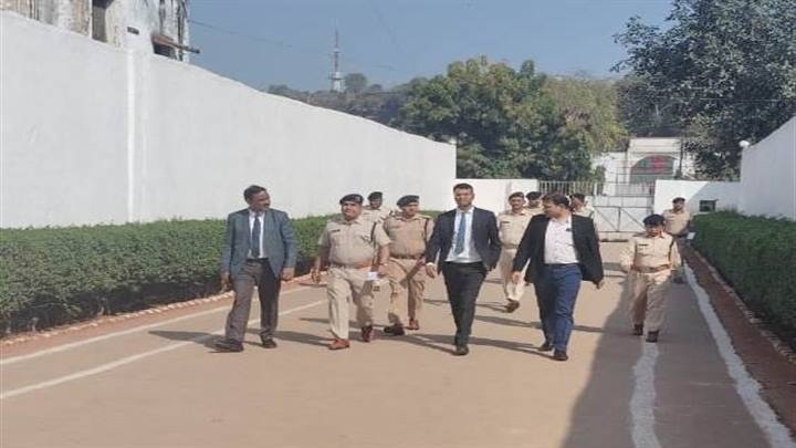 ग्वालियरः केन्द्रीय जेल का राज्य विधिक सेवा प्राधिकरण के सचिव मित्तल ने किया निरीक्षण ग्वालियरः केन्द्रीय जेल का राज्य विधिक सेवा प्राधिकरण के सचिव मित्तल ने किया निरीक्षण