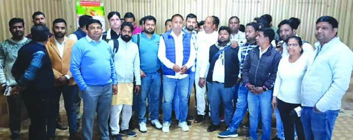 रोष जताते पत्रकार रोष जताते पत्रकार