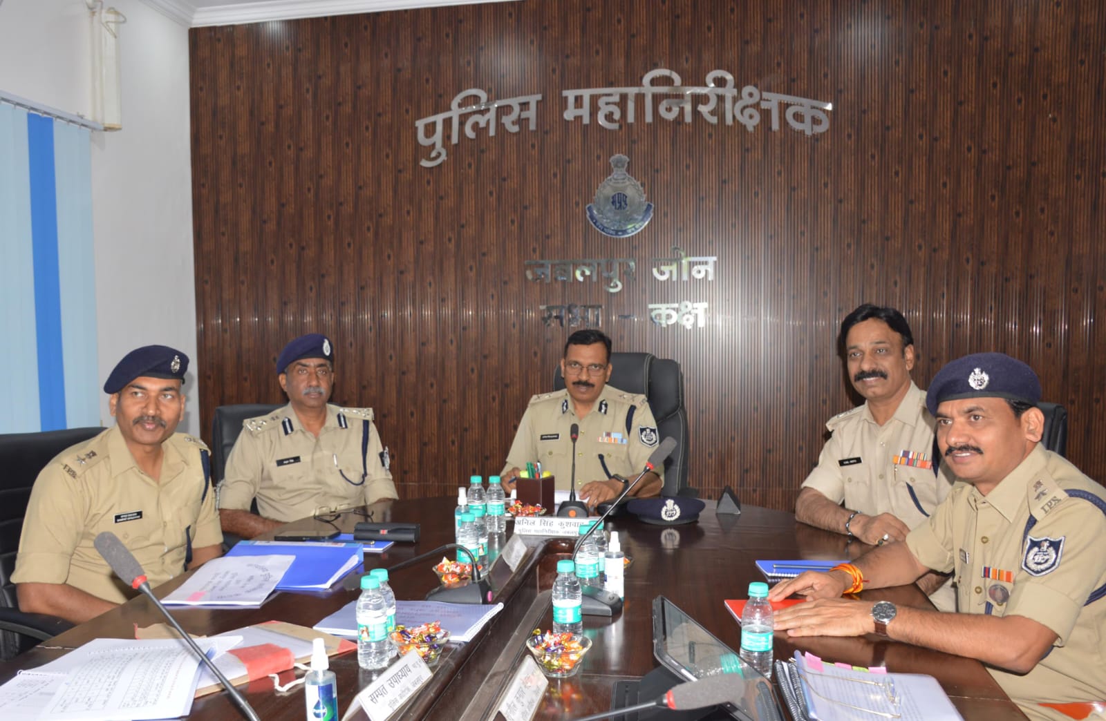 अपराधों की स्थिति को लेकर आईजी ने ली संभागीय समीक्षा बैठक अपराधों की स्थिति को लेकर आईजी ने ली संभागीय समीक्षा बैठक