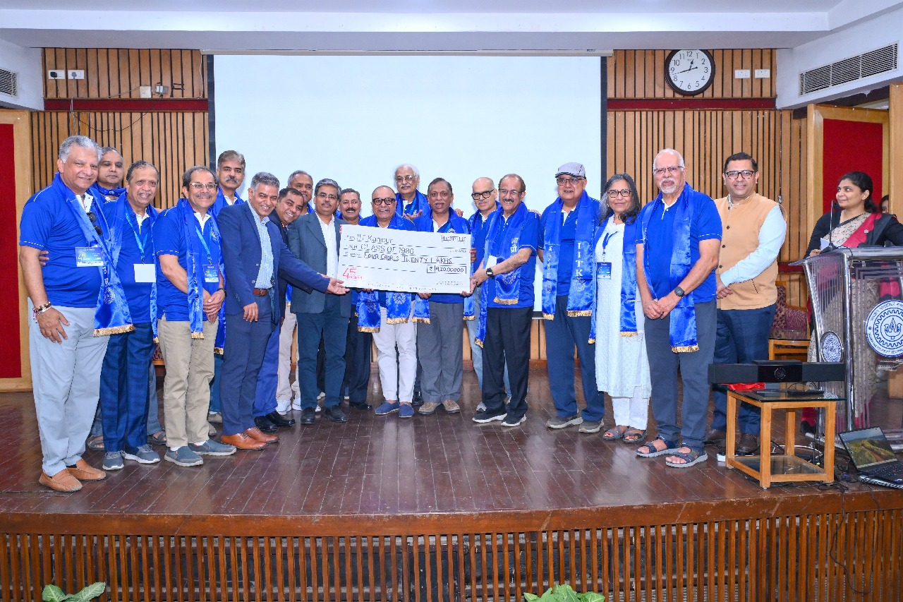कार्यक्रम के दौरान लिया गया ग्रुप फ़ोटो कार्यक्रम के दौरान लिया गया ग्रुप फ़ोटो